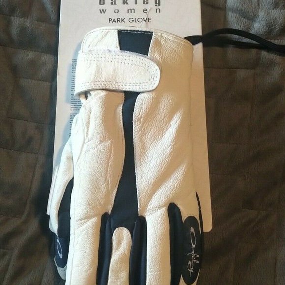 Oakley Women's NWT Park Gloves ~ 2011 Version - Picture 8 of 8